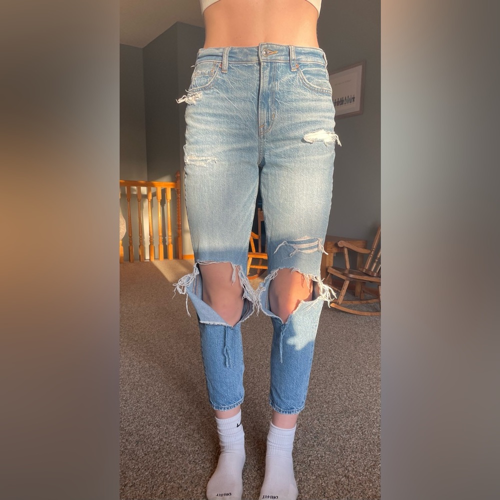 American Eagle Ripped Mom Jean